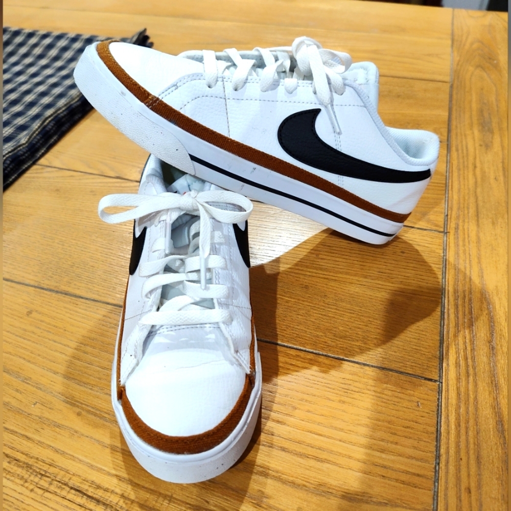 Nike court legacy
